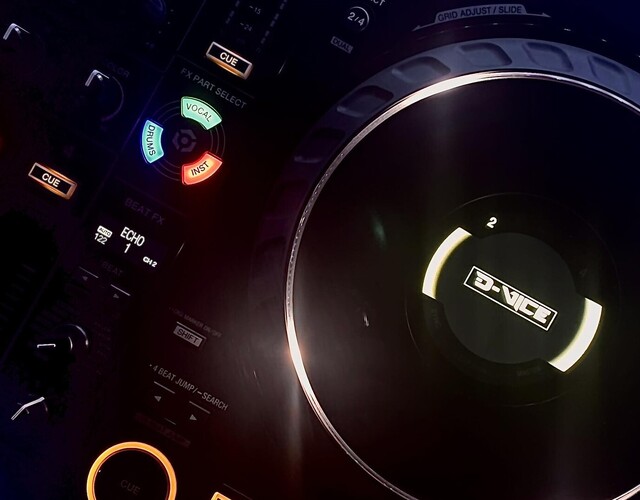 23 h 45| Scène Promutuel| DJ D-Vice