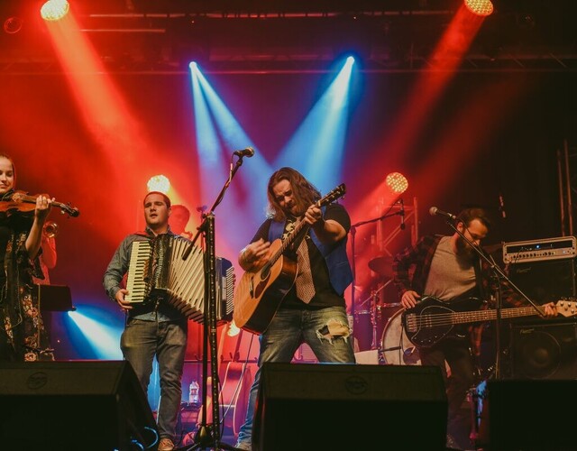 20 h | Scène Promutuel | La Grand-Messe (hommage aux Cowboys Fringants)